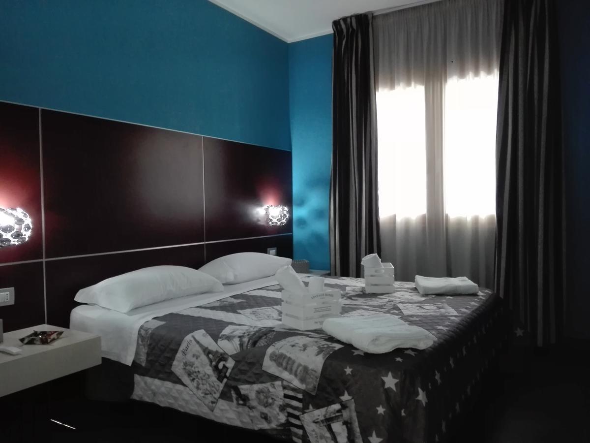 Manu'S Guest Suite Cosenza Buitenkant foto
